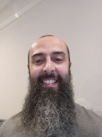 Une photo d’un participant qui veut faire connaissance et se marier